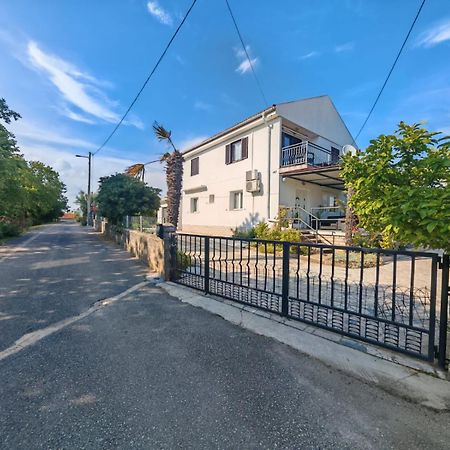 דירות Brzac Sun House מראה חיצוני תמונה