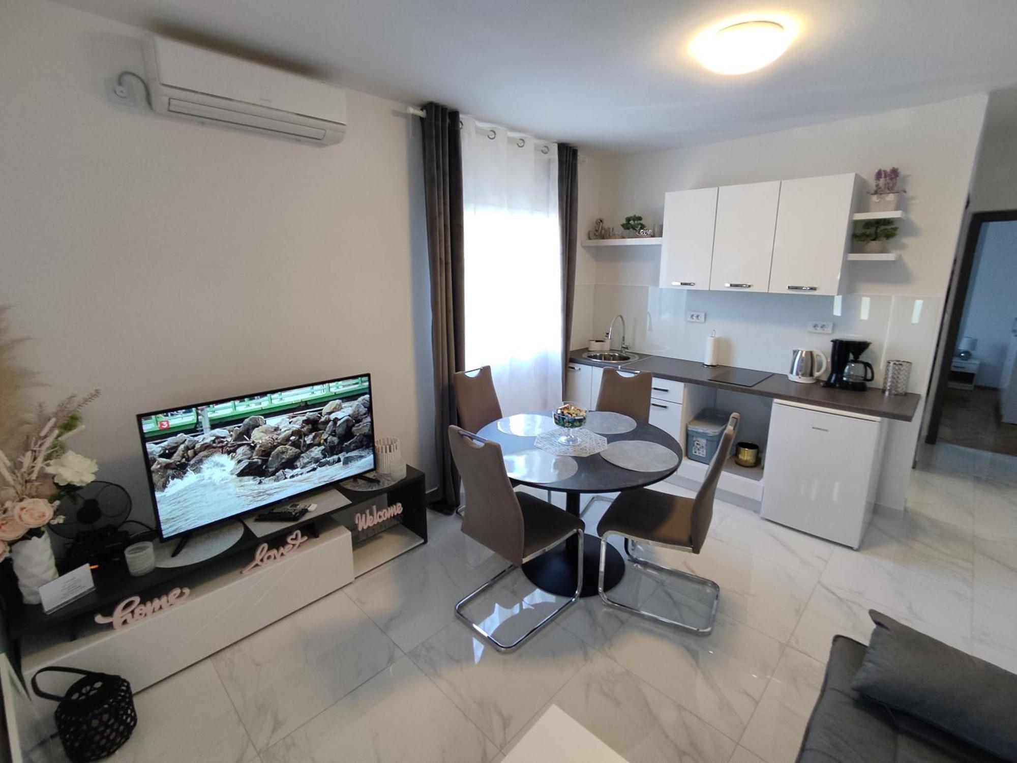 דירות Brzac Sun House מראה חיצוני תמונה